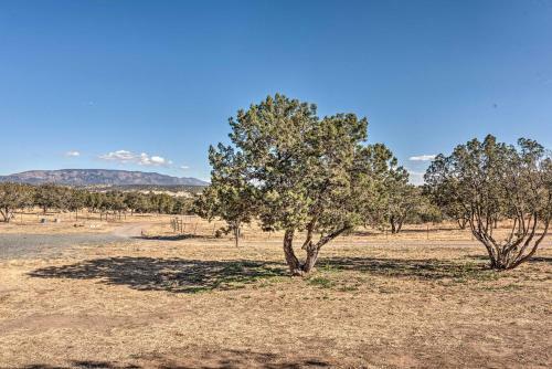 Apartamento Desert Hideaway With Capitan Mountain Views!