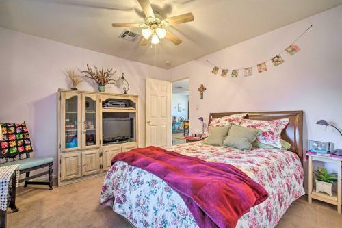 Cozy, Bright Las Cruces Purple Sage Ranch!