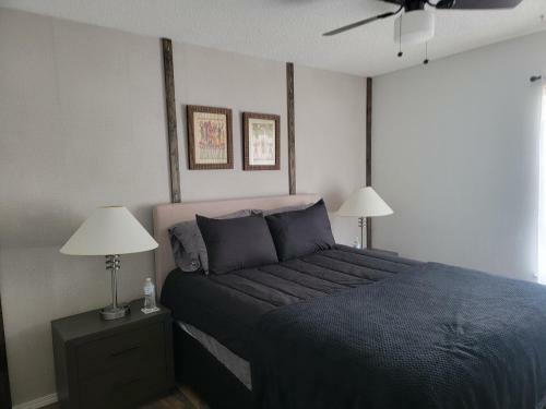 Nice Home Near I10, 4 Bedroom, 9ppl, Westside