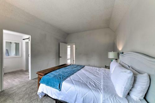 Mtn Escape With Deck And Views - Near Race Track!
