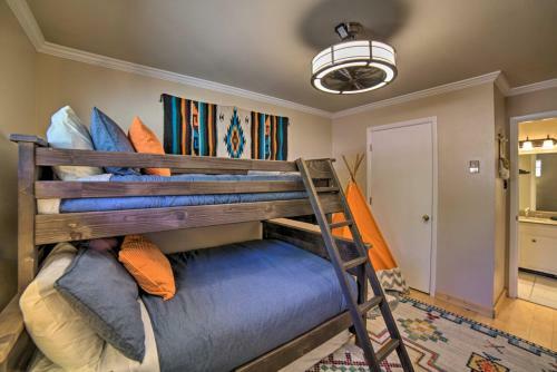 Apartamento Red River Condo Fire Pit, Half-mi To Slopes!