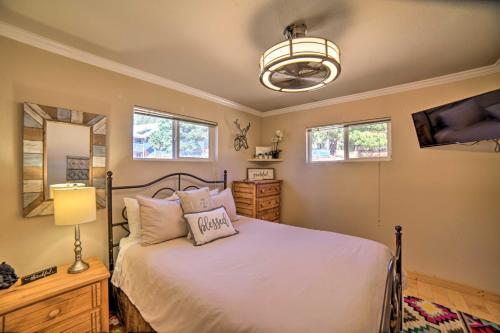Apartamento Red River Condo Fire Pit, Half-mi To Slopes!