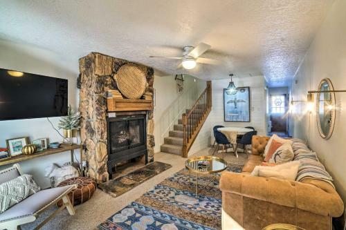 Apartamento Skye Retreat Red River Condo Near Skiing!