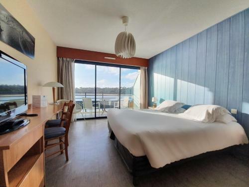 Hotel Le Pavillon Bleu
