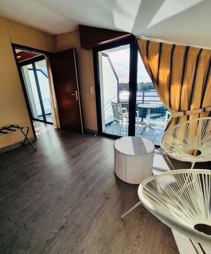 Hotel Le Pavillon Bleu