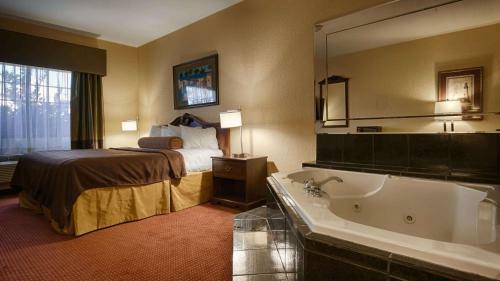 Hotel Best Western Mainland Inn & Suites