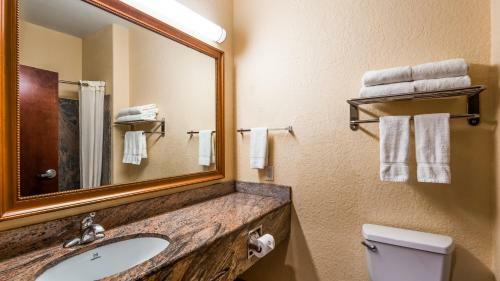 Hotel Best Western Mainland Inn & Suites