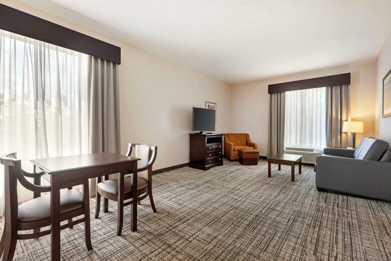 Hotel Best Western Plus Piedmont Inn And Suites