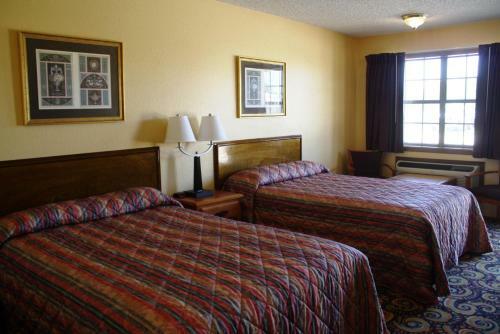 Lake Palestine Motor Inn