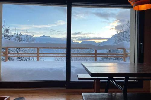 Vintage Chalet & Quiet Comfort In Alpe D'huez