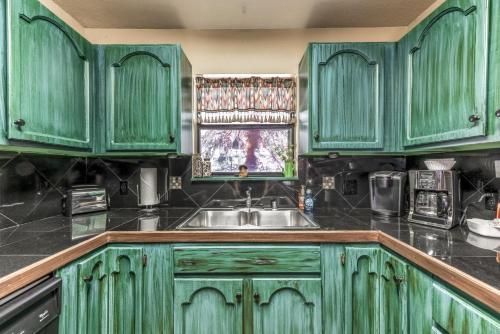 Pinon Park A10, 3 Brs, Deck, Hot Tub, Wifi, Sleeps 8