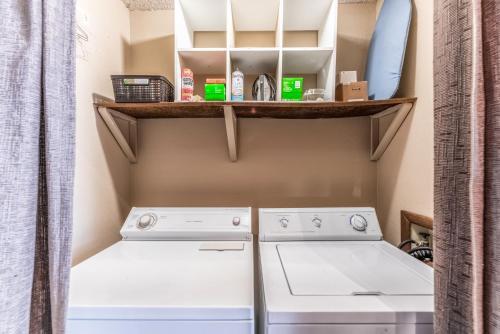 Pinon Park A10, 3 Brs, Deck, Hot Tub, Wifi, Sleeps 8