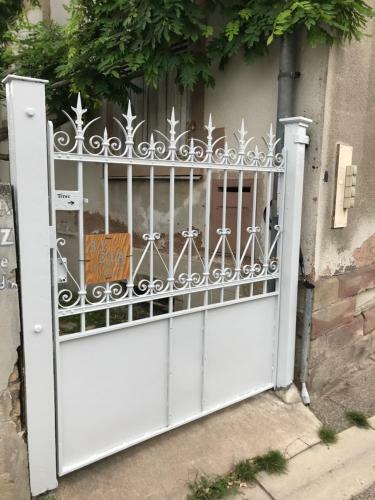Hostal Le Rez De Jardin