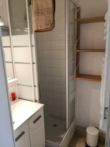 Apartamento Studio � Hy�res Port - Proche De Toutes Commodit�s