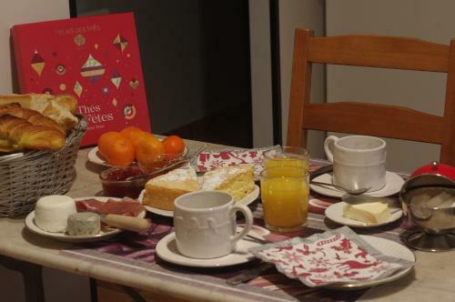 Bed & Breakfast Au Milieu D'un Jardin Fleuri