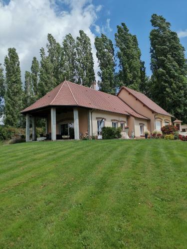 Bed & Breakfast Au Milieu D'un Jardin Fleuri
