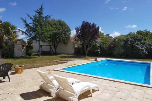 La Villa Du Payr�, Proche Mer Et Piscine Chauff�e
