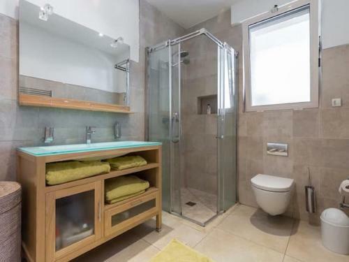 Enticing Villa In Juan-les-pins At 100 M From The Beach