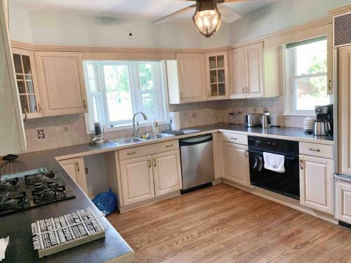 Beacons Great Getaway Near Hike, Parks, Shops And Art