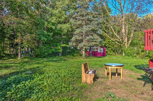 Quaint Home With Deck - 20 Mi To Dtwn Rochester