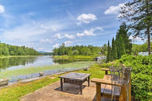 Cozy Cottage On Caroga Lake With Waterfront Fire Pit