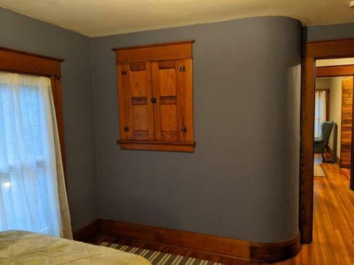 Large Bakery Apartment - Central Downtown Location