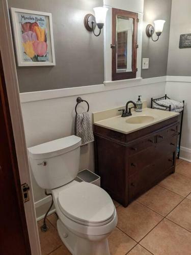 Large Bakery Apartment - Central Downtown Location