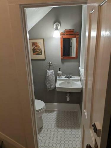Large Bakery Apartment - Central Downtown Location