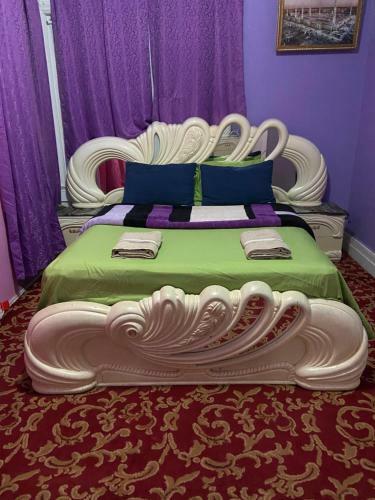 Hostal A Lavish Room In Queens