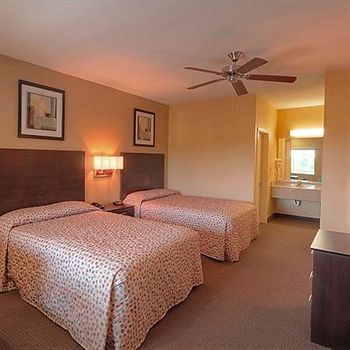 Magnuson Hotel And Suites Baytown