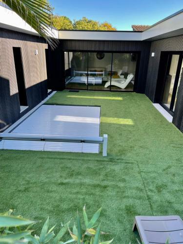 Villa Avec Piscine Et Studio 400 M�tre De La Plage
