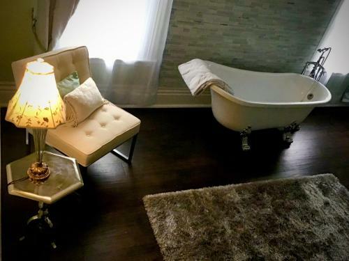 Tillinghast Manor Bed & Brunch