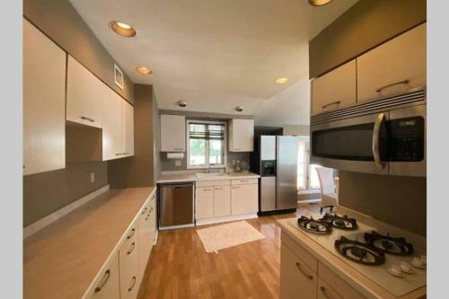Comfortable Entire House For Rent 4 Bed 3 Baths