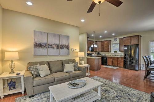 Canandaigua Lake House With Lake View And Fire Pit!