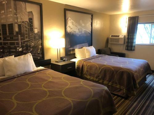 Hotel Super 8 Portland Airport