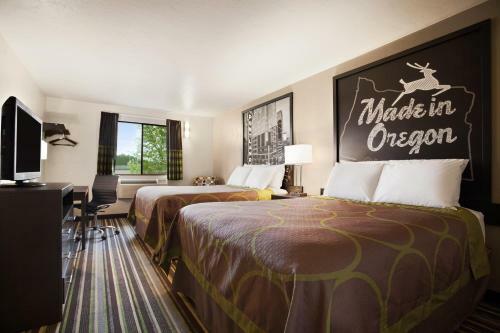 Hotel Super 8 Portland Airport