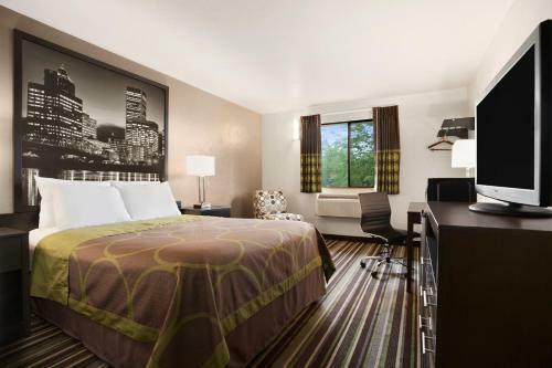 Hotel Super 8 Portland Airport