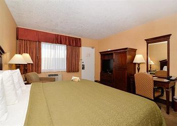Motel Quality Inn & Suites Airport