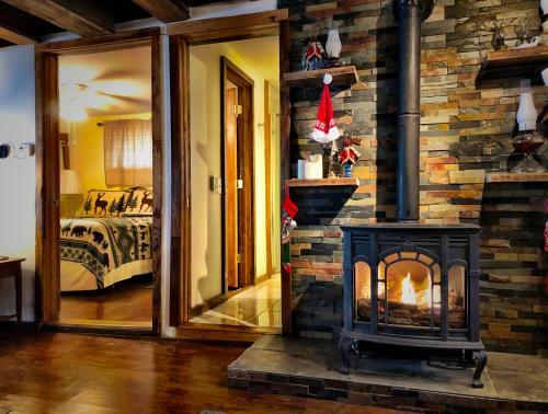 Pine Cottage On Secret Cove In Parkland