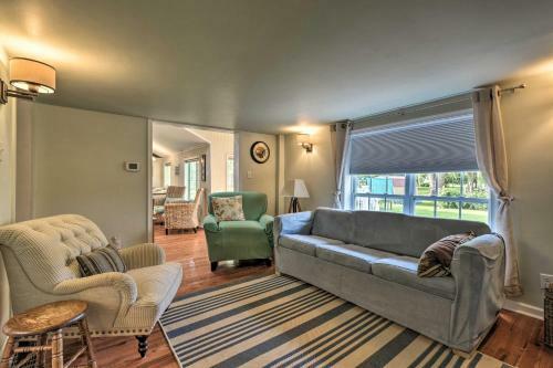 Lakeside Kent Home With Pier And Boat Ramp Access