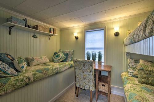 Lakeside Kent Home With Pier And Boat Ramp Access