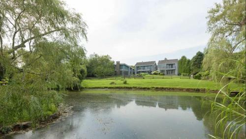 Stunning South Hampton Retreat