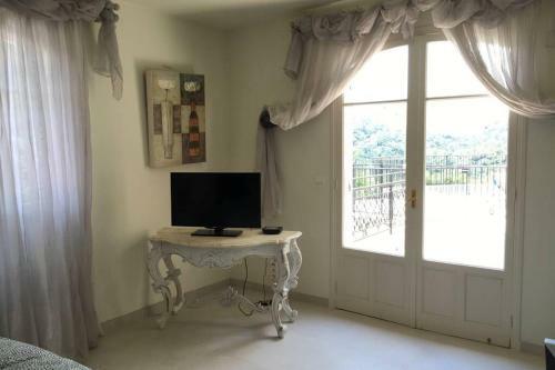 Villa De Charme Avec Vue Superbe � 10 Km De La Mer