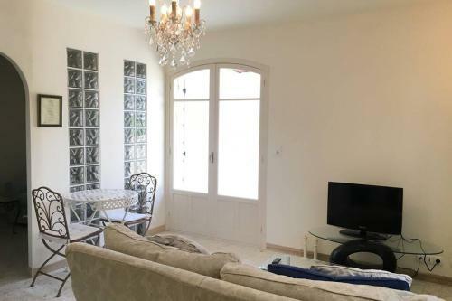 Villa De Charme Avec Vue Superbe � 10 Km De La Mer