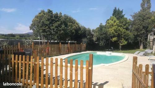 Hostal Domaine Les Peupliers