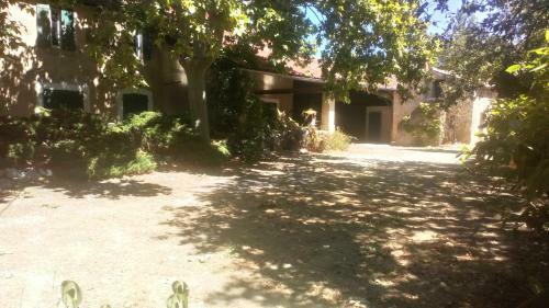 Hostal Domaine Les Peupliers