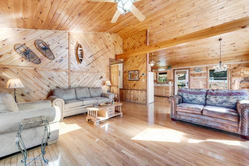 Top O' Snaggy Cabin