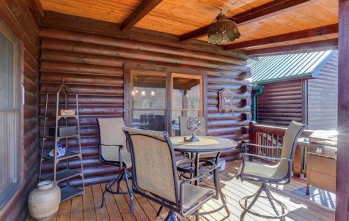 Black Mountain Hilltop Retreat