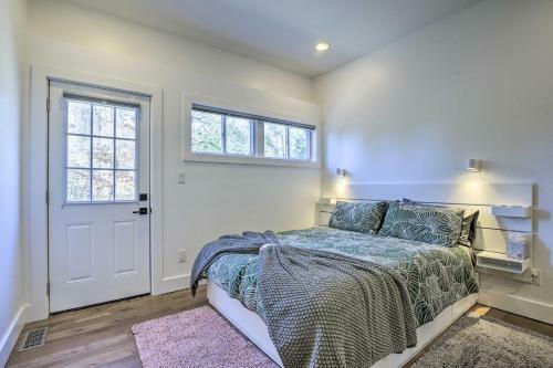 Renovated Carrboro Home With Deck And Fire Pit!