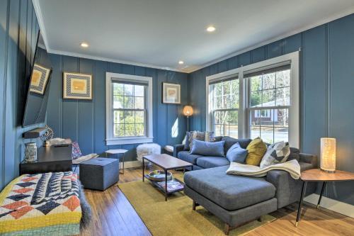 Renovated Carrboro Home With Deck And Fire Pit!